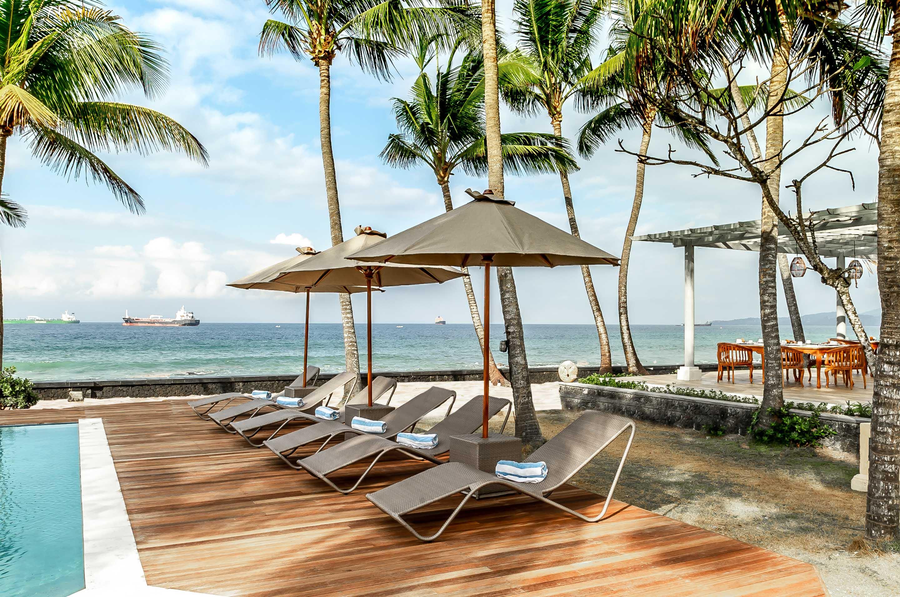 Candidasa Nirwana Beach & Resort מראה חיצוני תמונה Beach at the hotel