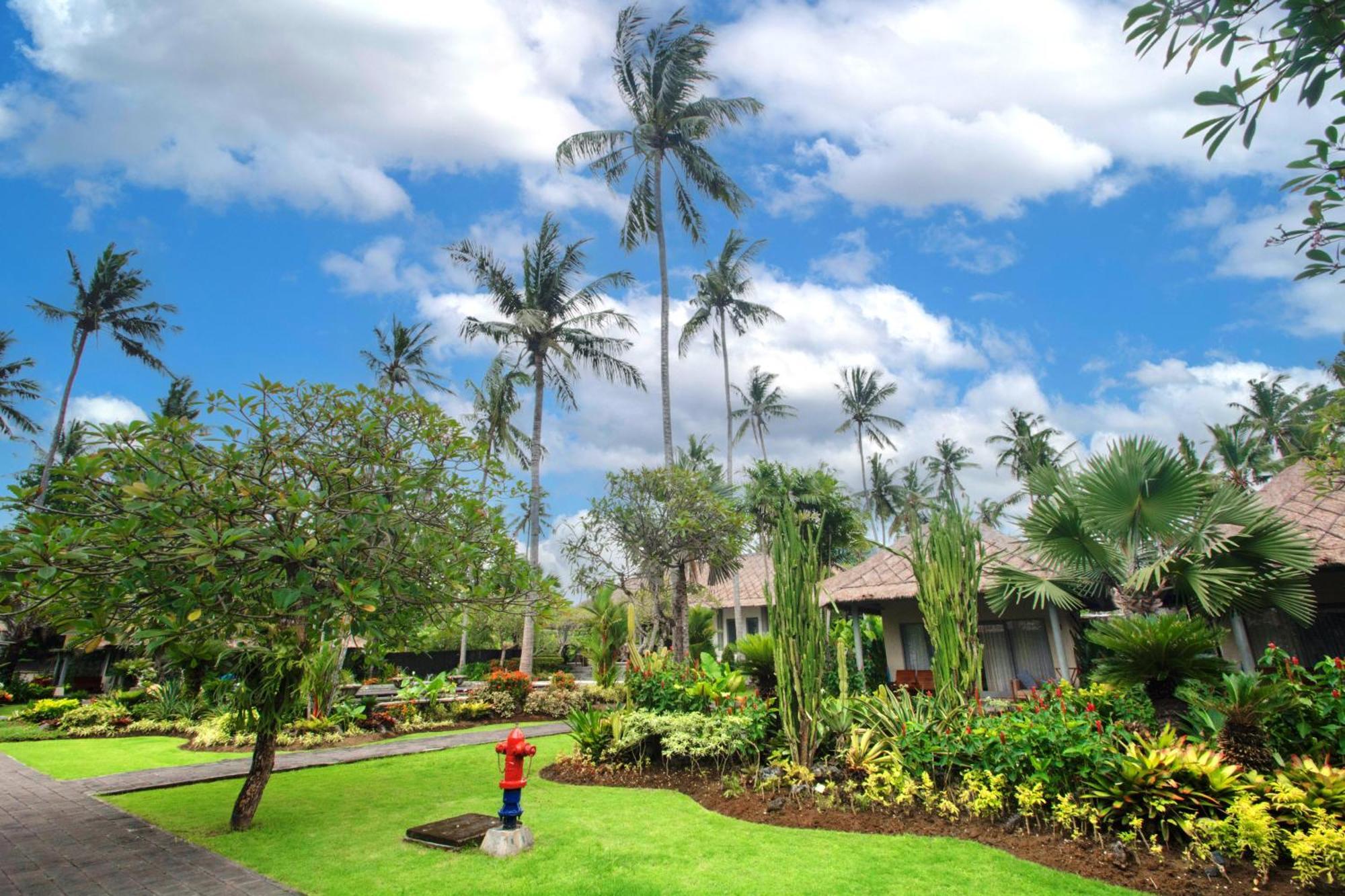 Candidasa Nirwana Beach & Resort מראה חיצוני תמונה The resort's grounds