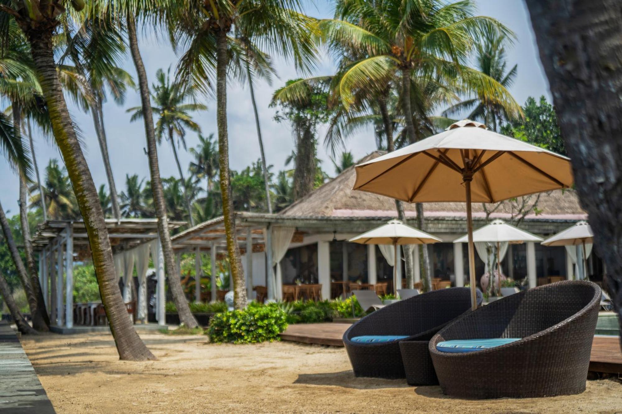 Candidasa Nirwana Beach & Resort מראה חיצוני תמונה The beach at the resort