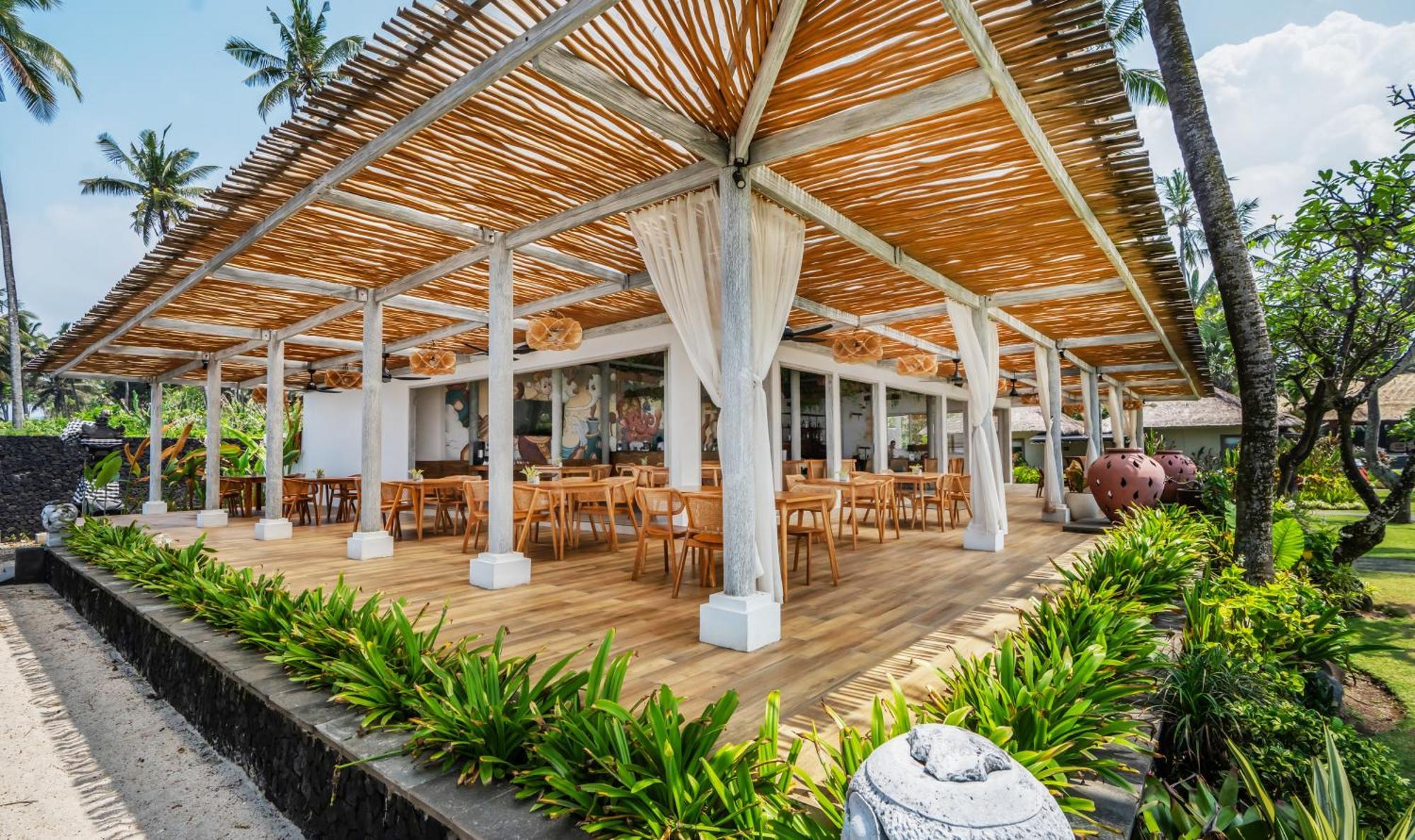 Candidasa Nirwana Beach & Resort מראה חיצוני תמונה The restaurant at the resort