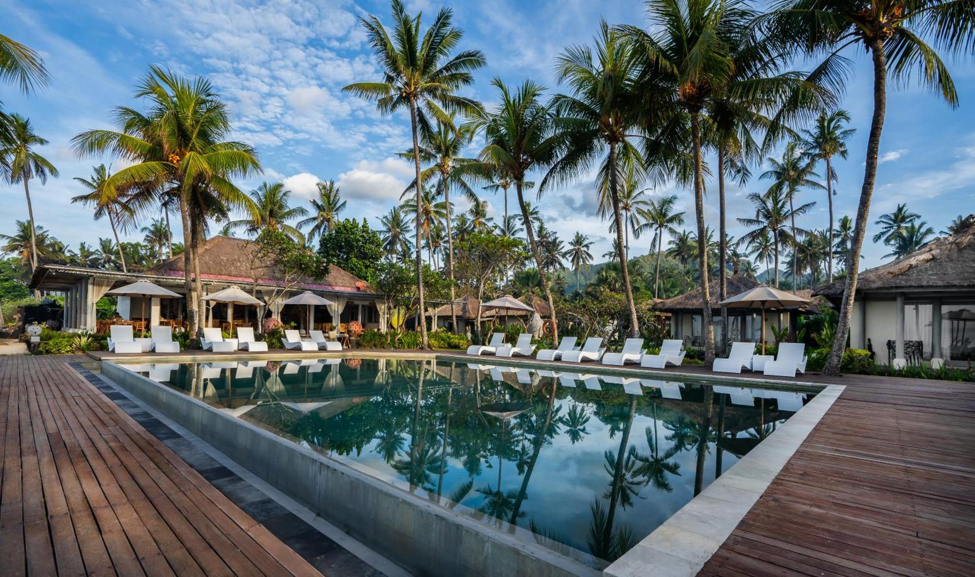 Candidasa Nirwana Beach & Resort מראה חיצוני תמונה The resort's main pool