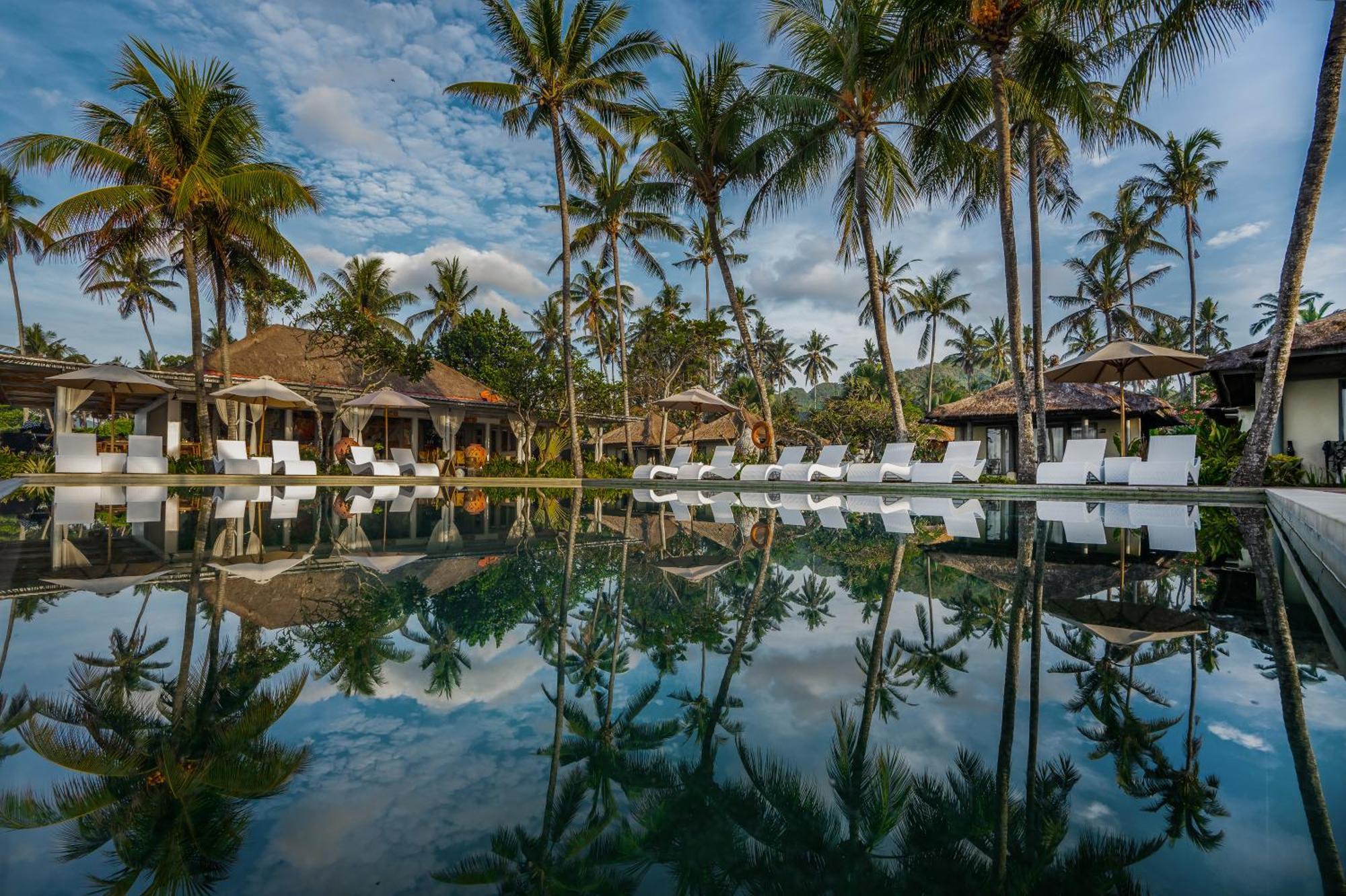 Candidasa Nirwana Beach & Resort מראה חיצוני תמונה The resort's main pool