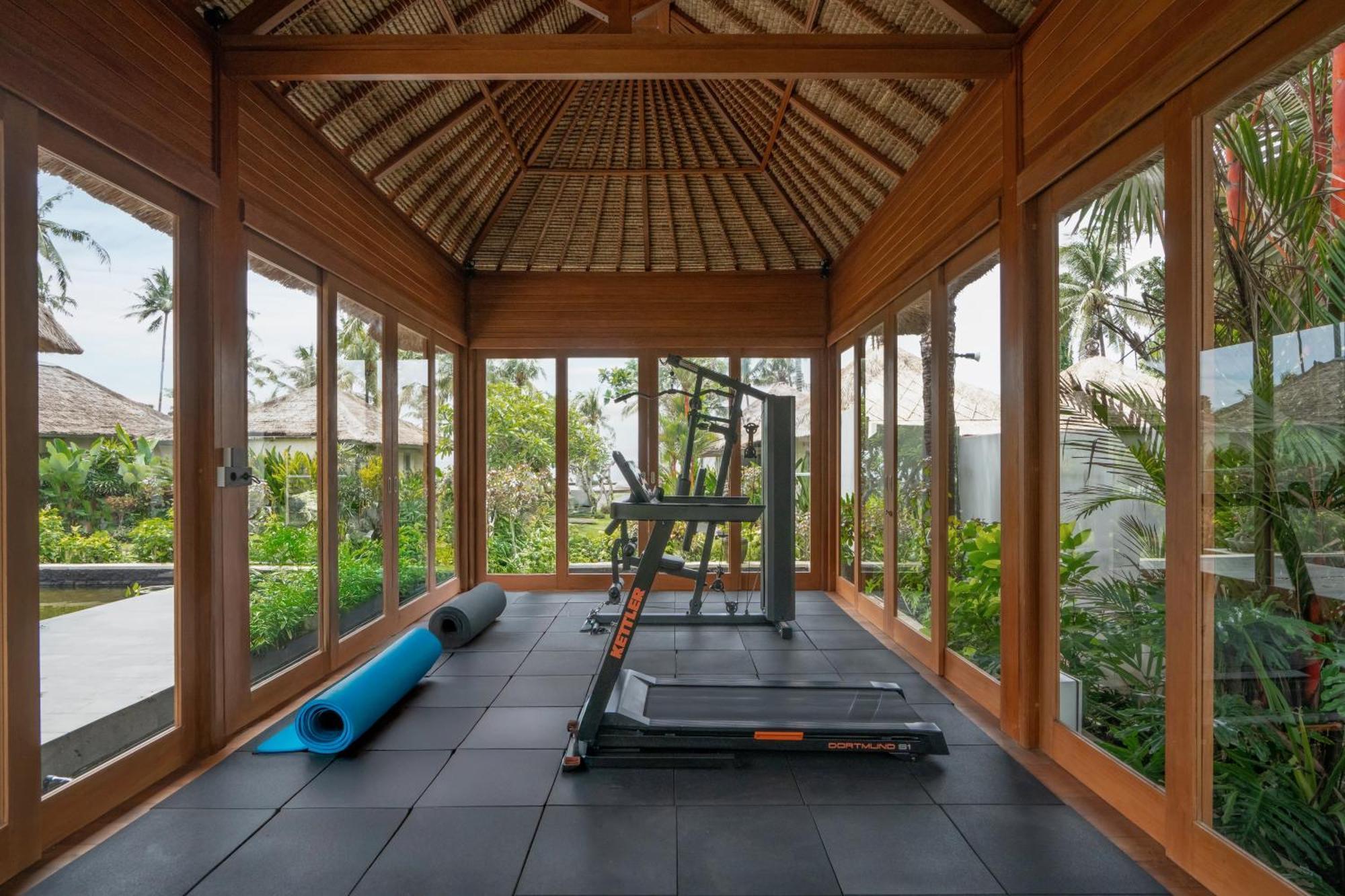 Candidasa Nirwana Beach & Resort מראה חיצוני תמונה The gym at the resort